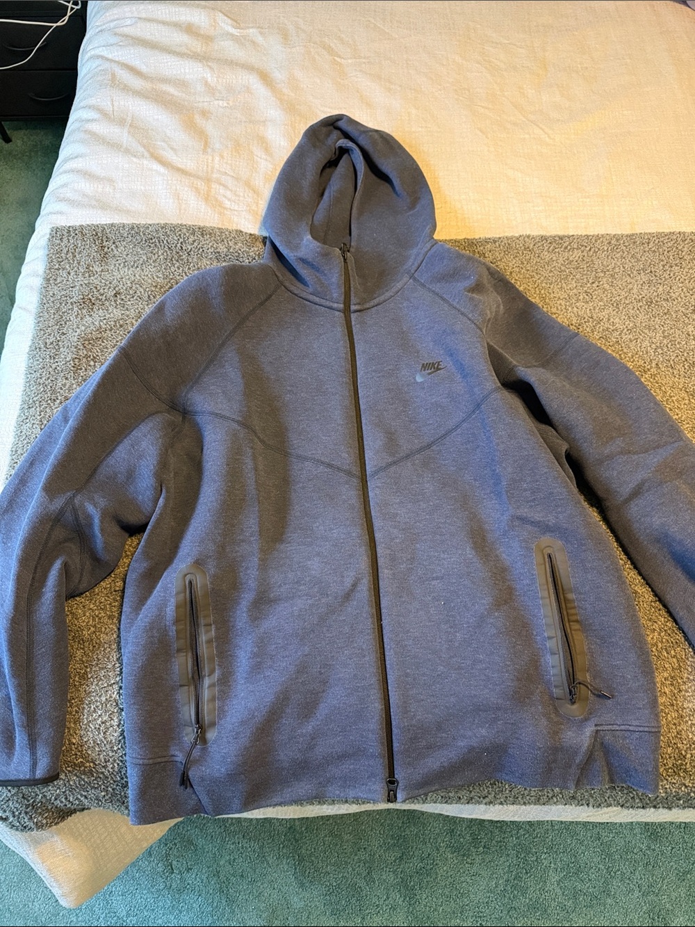 Nike Men’s Tech Fleece